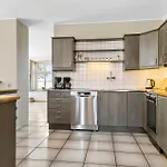 Ferienhaus 6 Bedroom Stunning In